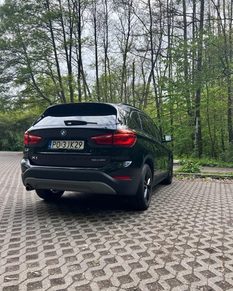 BMW X1 cena 93000 przebieg: 106055, rok produkcji 2018 z Poznań małe 46